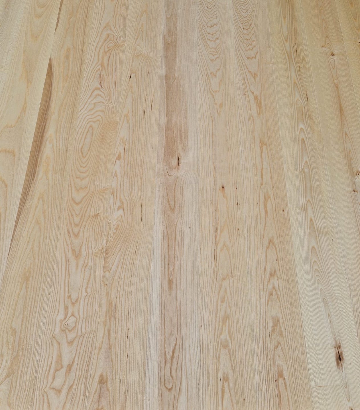Drevená podlaha Jaseň prírodný, matný lak, 14x182x2200 mm